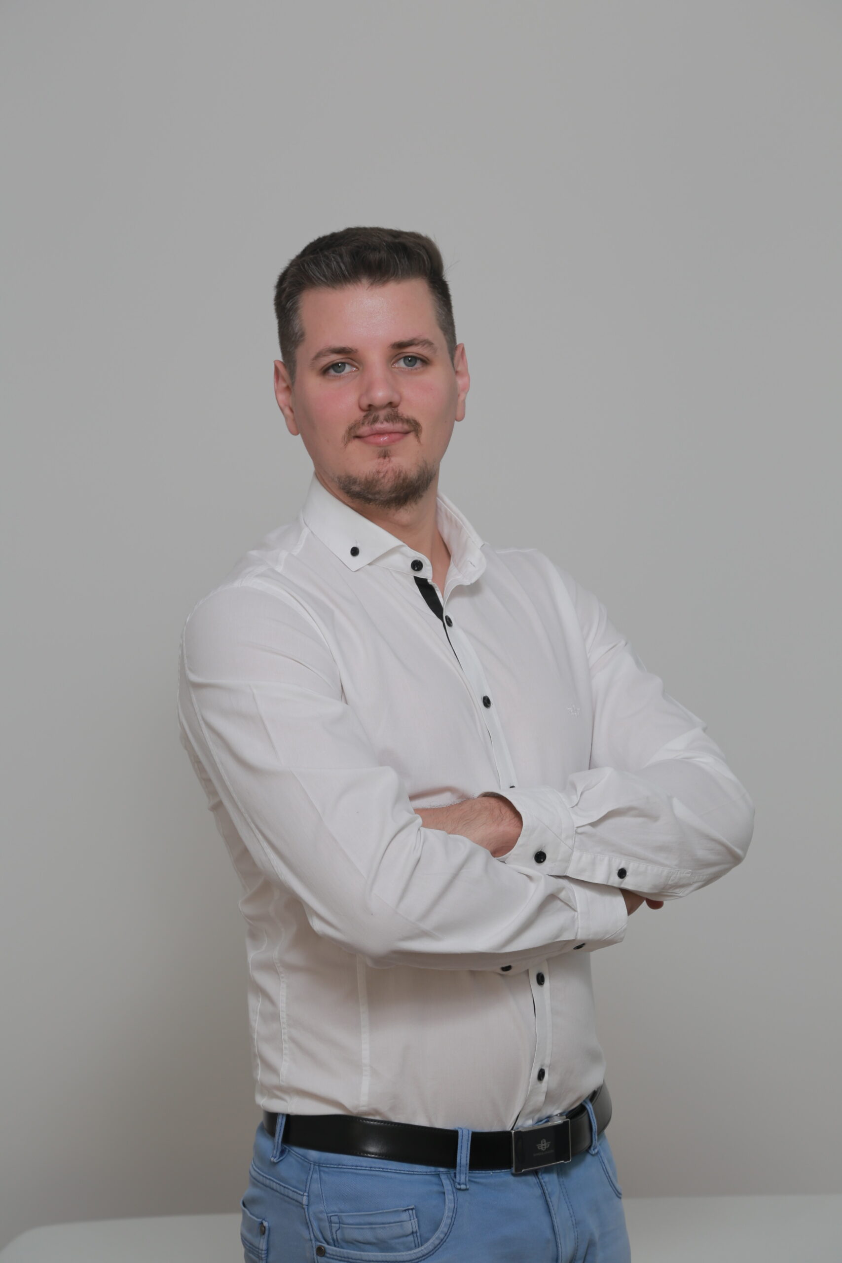 Szabadszállási Ákos